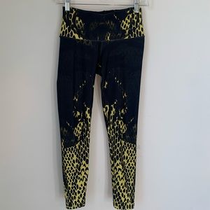 Sadhana Snake Print 7/8 Leggings M/L